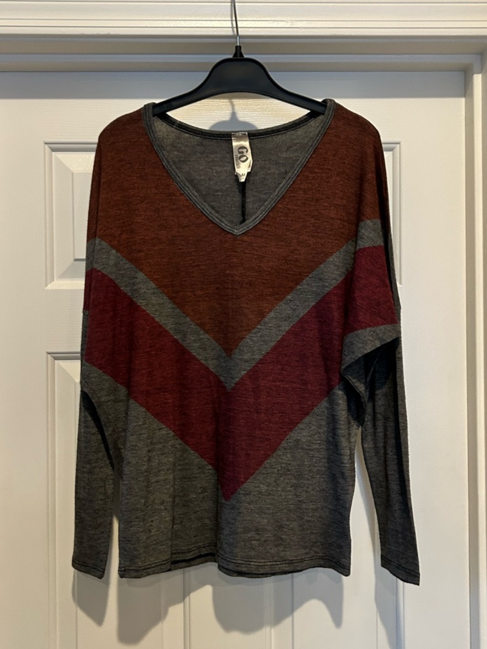 Go Couture V-Neck Chevron Stripe Lightweight Top in Burgundy and Gray